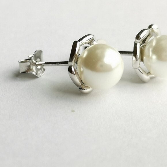 NWT sterling silver white pearl stud earrings - Picture 2 of 12